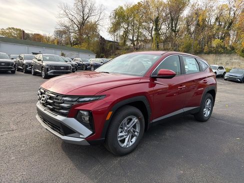 New 2026 Hyundai Tucson SE image 3