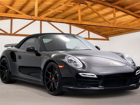Used 2014 Porsche 911 4 Cabriolet AWD/4WD image 3