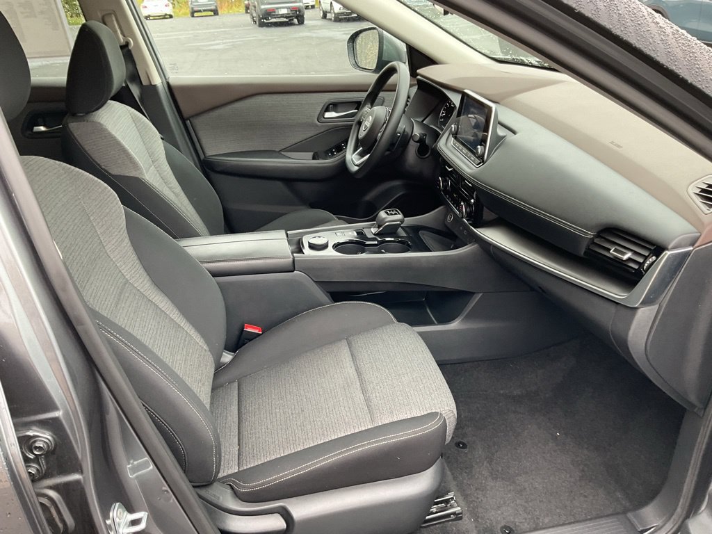 Used 2022 Nissan Rogue SV AWD/4WD image 18
