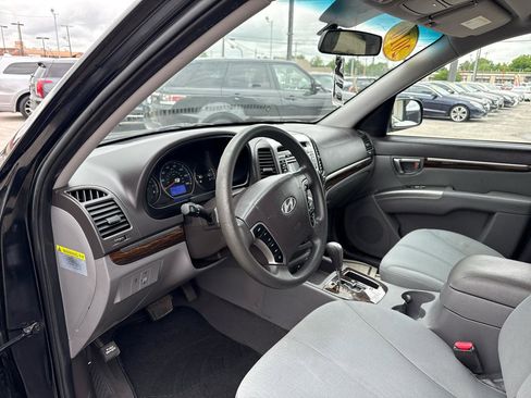 Used 2010 Hyundai Santa Fe GLS FWD image 8
