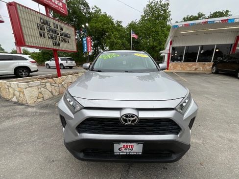 Used 2021 Toyota RAV4 LE AWD/4WD image 8