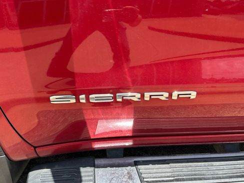 Used 2024 GMC Sierra 1500 SLT w/ SLT Premium Plus Package AWD/4WD image 10