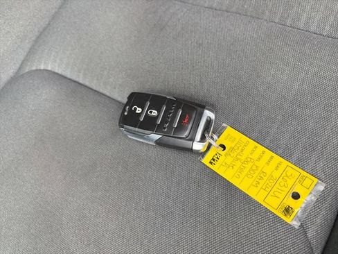 Used 2024 RAM 1500 Big Horn AWD/4WD image 28