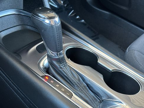 Used 2018 Chevrolet Malibu LT image 19