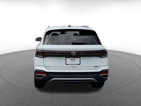 Used 2026 Volkswagen Taos SE AWD/4WD image 12
