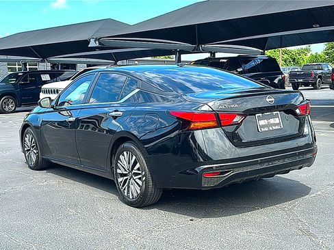 Used 2025 Nissan Altima 2.5 SV FWD image 6
