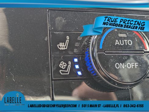Used 2023 Nissan Pathfinder Platinum w/ Black Appearance Package AWD/4WD image 28