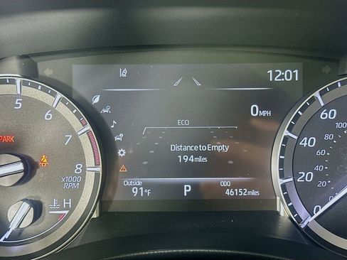 Used 2022 Toyota Highlander XSE FWD image 12