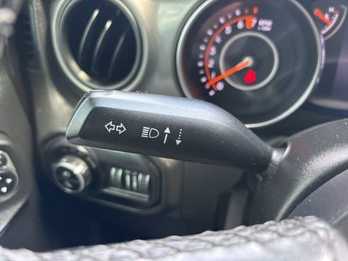 Used 2021 Jeep Gladiator Willys image 35