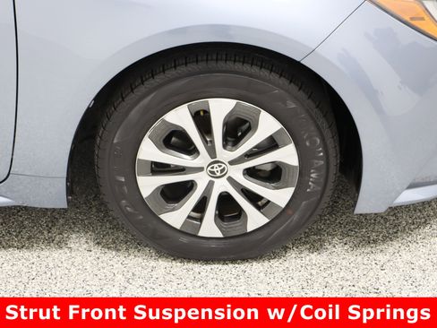 Used 2022 Toyota Corolla LE image 5