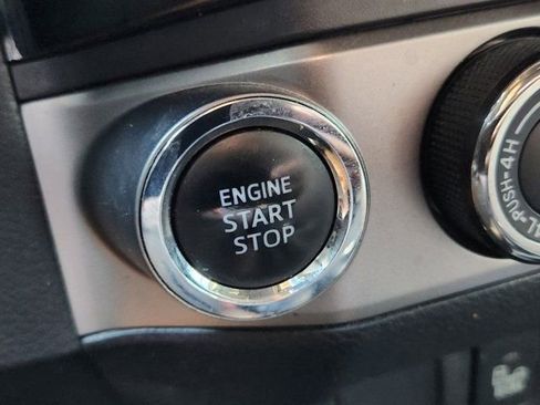 Used 2017 Toyota Tacoma Limited image 8