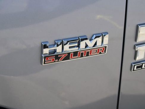 Used 2020 RAM 1500 Classic SLT AWD/4WD image 29