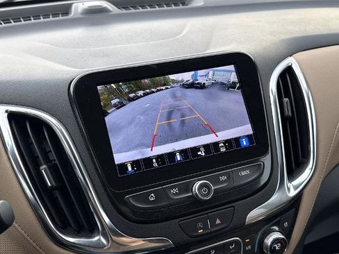 Used 2023 Chevrolet Equinox Premier AWD/4WD image 15