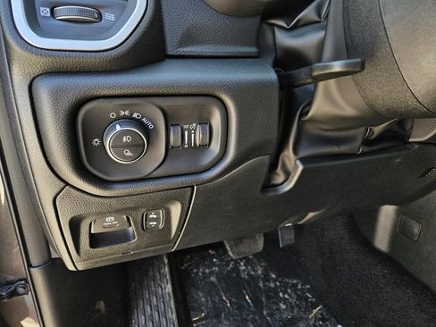 New 2026 RAM 1500 4x4 Crew Cab image 14