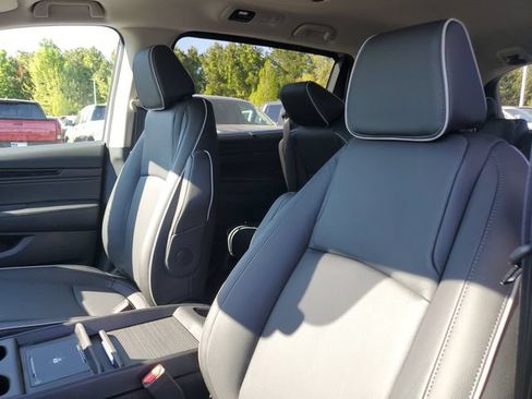 New 2026 Honda Odyssey Touring image 18
