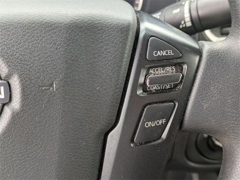 Used 2023 Nissan Frontier SV w/ Tow Package image 18