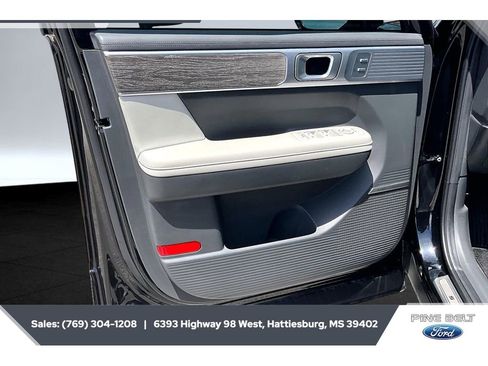 Used 2025 Hyundai Santa Fe Calligraphy FWD image 17