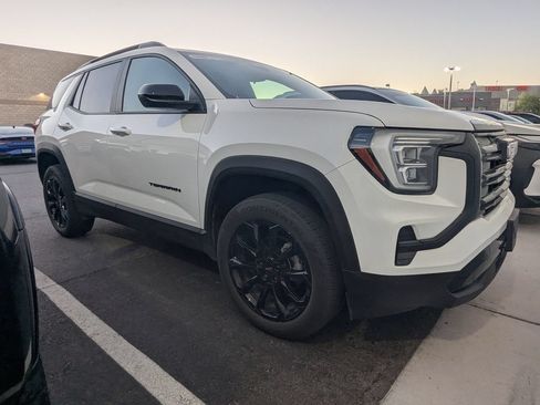 Used 2026 GMC Terrain Elevation w/ Elevation Premium Package FWD image 2