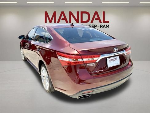 Used 2013 Toyota Avalon Limited w/ Technology Pkg FWD image 7