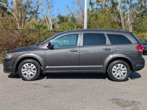 Used 2016 Dodge Journey SE w/ Flexible Seating Group image 2