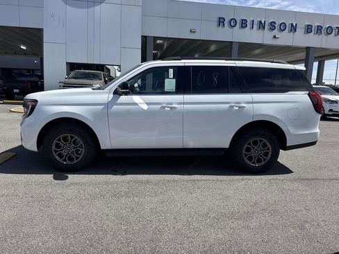 New 2026 Ford Expedition Active image 8