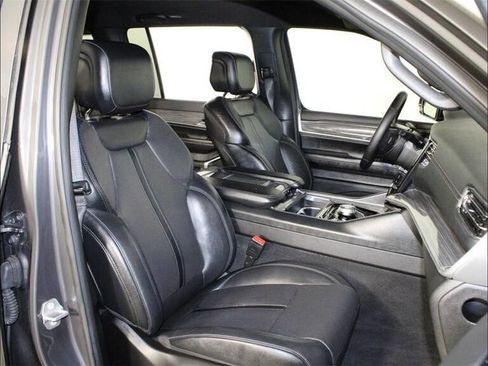 Used 2022 Jeep Wagoneer Series II image 11