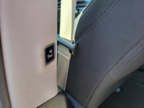 Used 2023 Chrysler Voyager LX FWD image 24