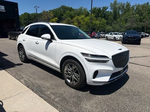 Used 2022 Genesis GV70 2.5T w/ Advanced Package AWD/4WD image 3
