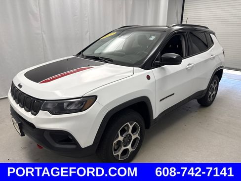 Used 2022 Jeep Compass Trailhawk w/ Sun and Sound Group AWD/4WD image 5