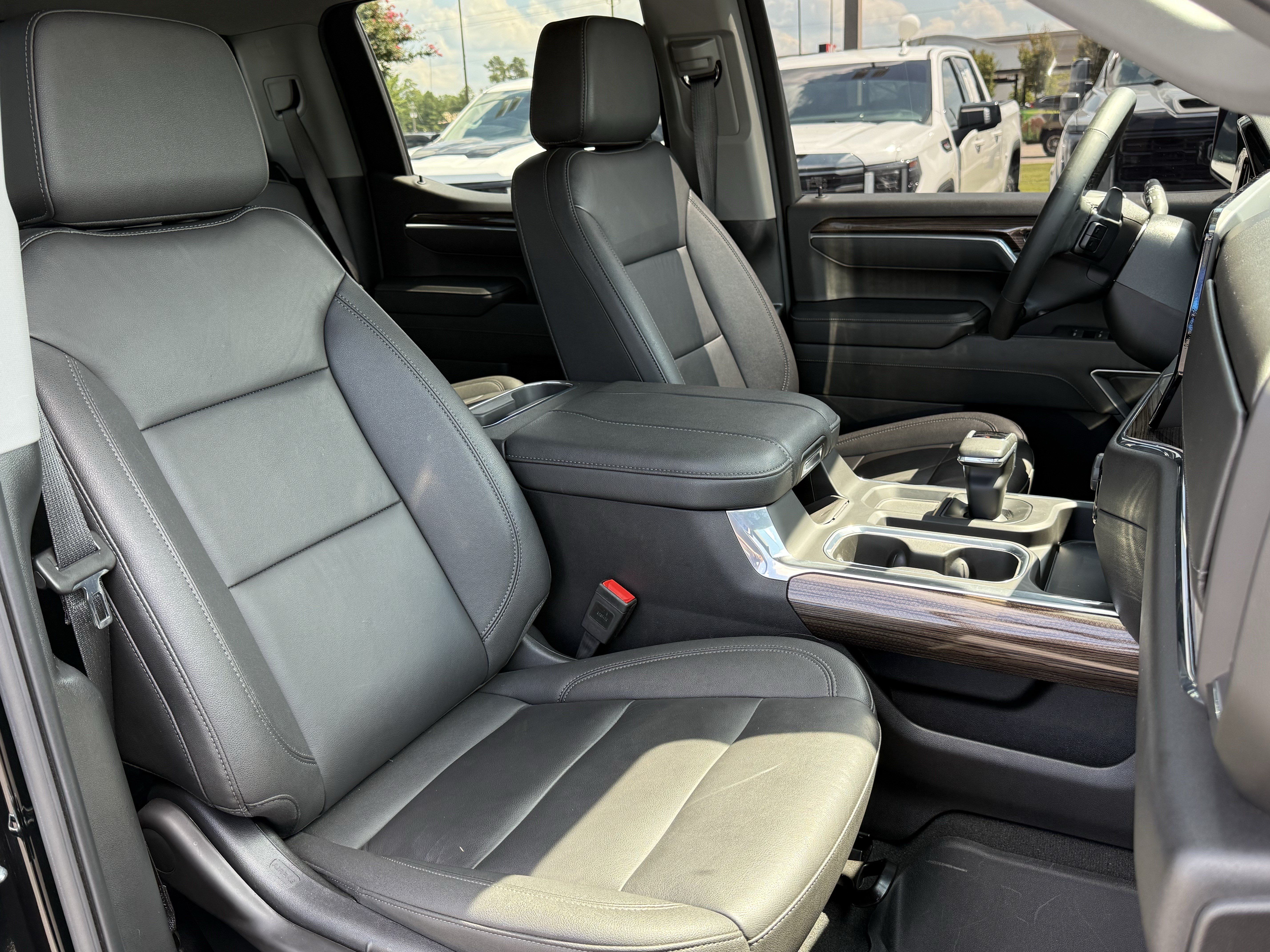 Used 2025 Chevrolet Silverado 1500 RST AWD/4WD image 36