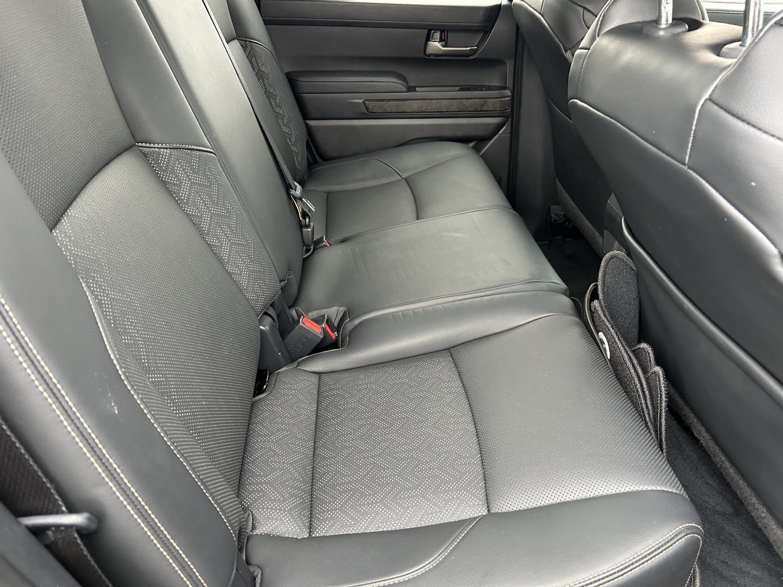 Used 2025 Toyota Tacoma Limited AWD/4WD image 16