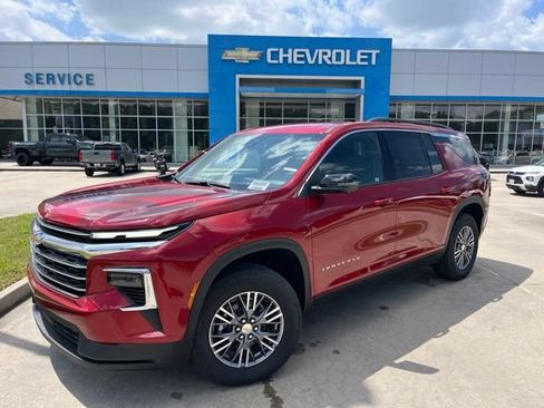New 2026 Chevrolet Traverse LT w/ Driver Confidence Package FWD image 2
