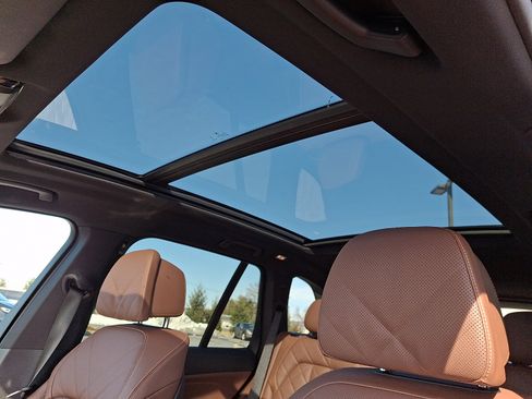 Used 2025 BMW X5 xDrive40i w/ M Sport Package image 14