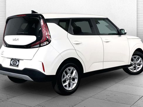 Certified 2025 Kia Soul LX FWD image 13
