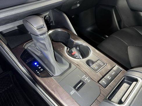 Used 2021 Toyota Highlander Platinum image 28