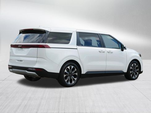 Certified 2023 Kia Carnival EX FWD image 7