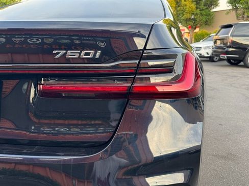 Used 2020 BMW 750i xDrive w/ Executive Package AWD/4WD image 15
