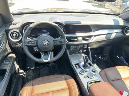 Used 2024 Alfa Romeo Stelvio Ti image 9