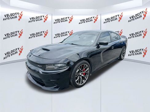 Used 2016 Dodge Charger SRT w/ Harman/Kardon Audio Group RWD image 7