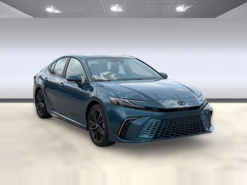 Used 2026 Toyota Camry XSE FWD image 7