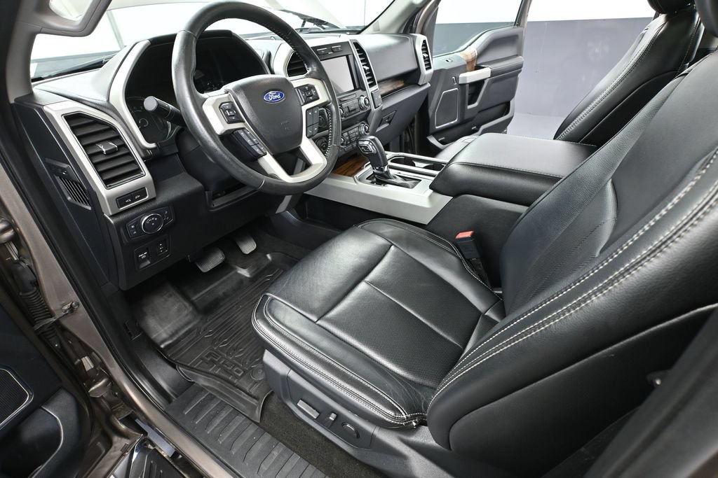 Used 2019 Ford F150 Lariat w/ Equipment Group 502A Luxury AWD/4WD image 17