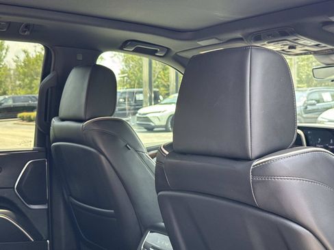Used 2024 Cadillac Escalade Premium Luxury w/ LPO, Floor Liner Package AWD/4WD image 28