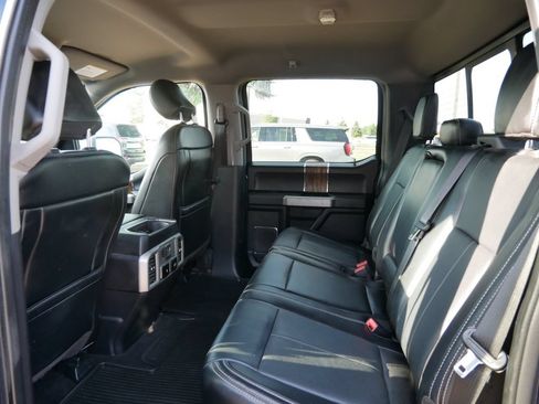 Used 2019 Ford F150 Lariat w/ Equipment Group 502A Luxury AWD/4WD image 10