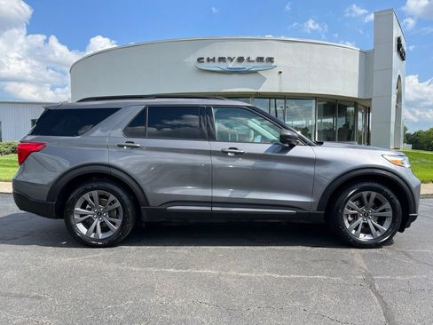 Used 2021 Ford Explorer XLT w/ Equipment Group 202A RWD image 49