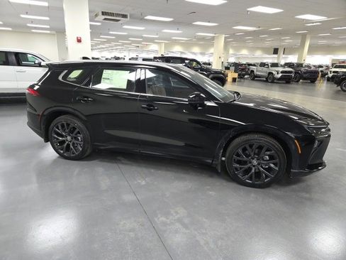 New 2025 Toyota Crown Signia image 6