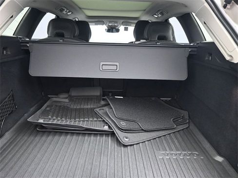 Used 2024 Volvo XC60 B5 Ultimate w/ Protection Package Premier image 31