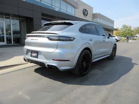 Used 2021 Porsche Cayenne GTS AWD/4WD image 10