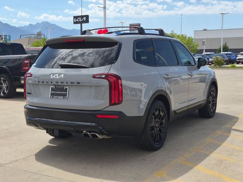 Certified 2022 Kia Telluride SX w/ SX Prestige Package AWD/4WD image 5