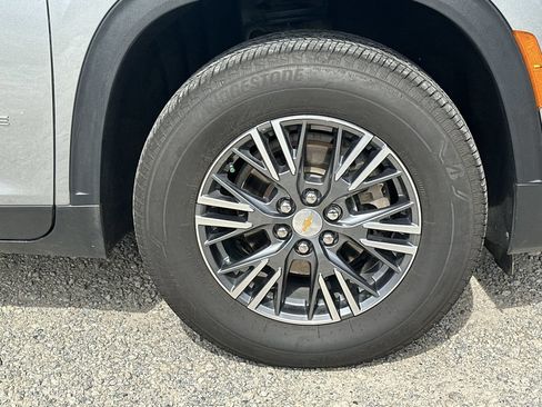Used 2026 Chevrolet Traverse LT FWD image 12