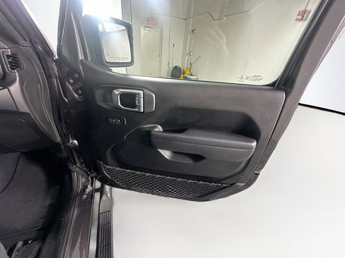 Used 2022 Jeep Wrangler Unlimited Sport image 31